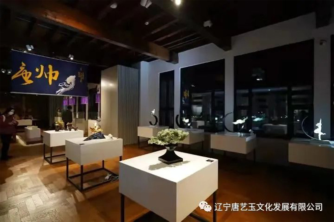 玉之东西61齐家文化与当代玉文化的对话唐帅宏润作品在同济大学博物