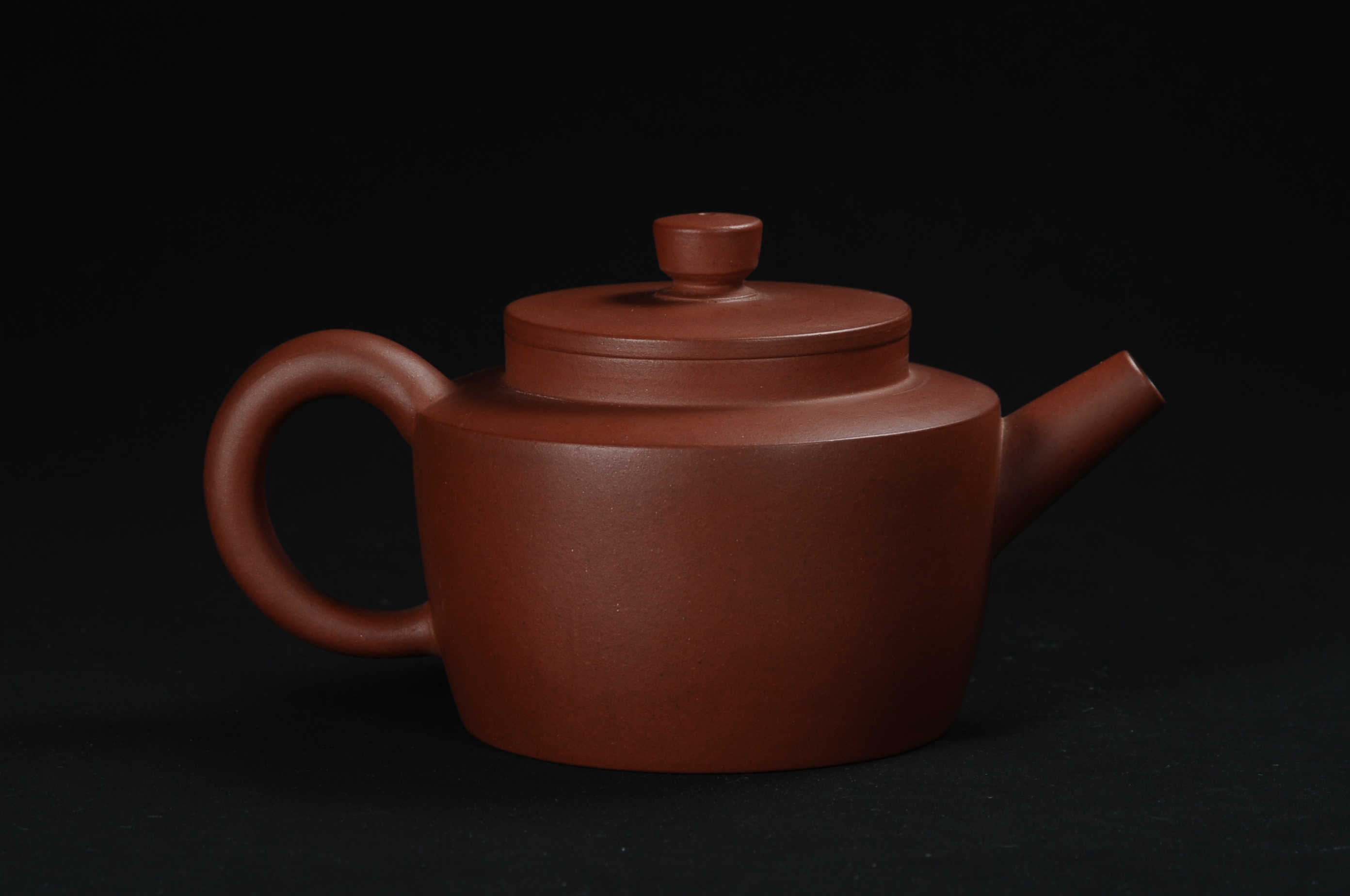 lot0013 吴群祥紫砂素面平盖壶