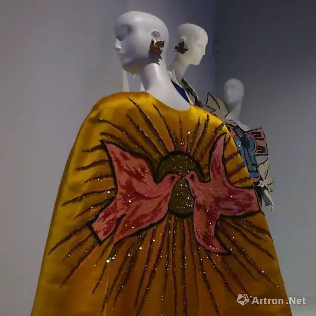 设计 | 圣罗兰经典服饰