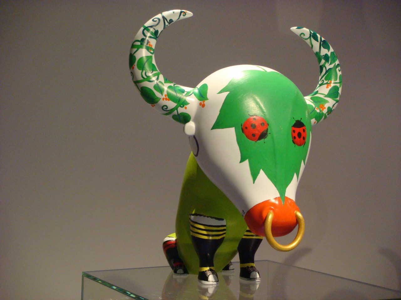 【学学牛-袁金塔--装置-化学材料(2009年作)】袁金塔立体装置作品