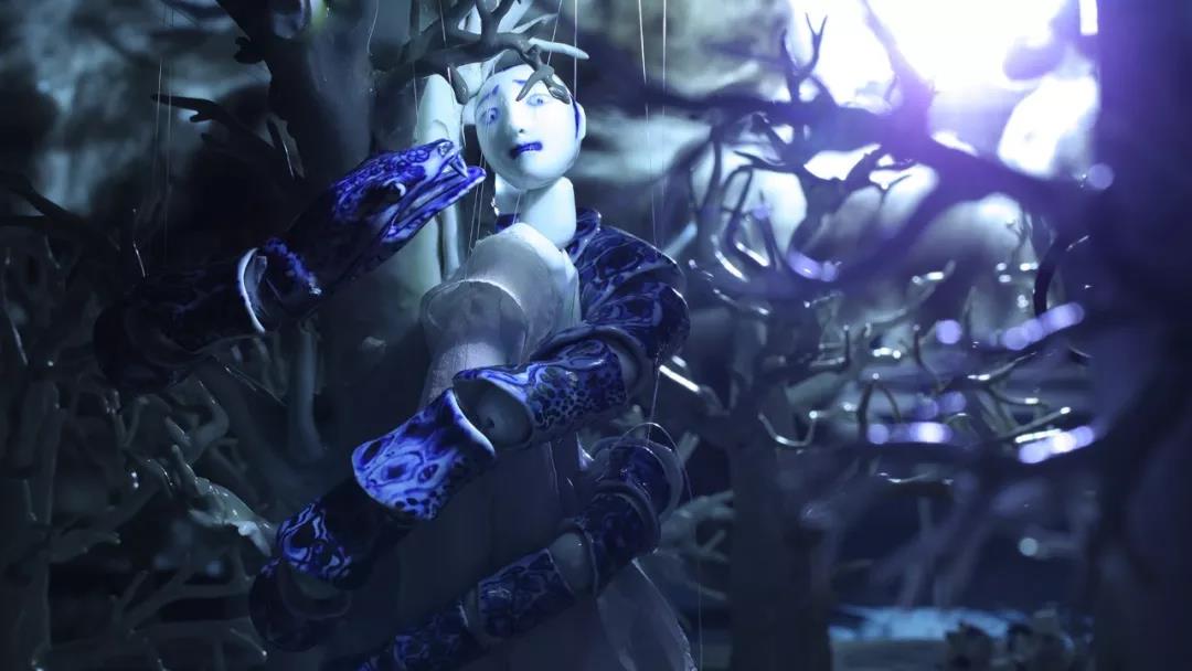 陶瓷,玻璃装置 / 2017苍蝇 / 手机拍摄视频 黑白 有声 / 2018金色之