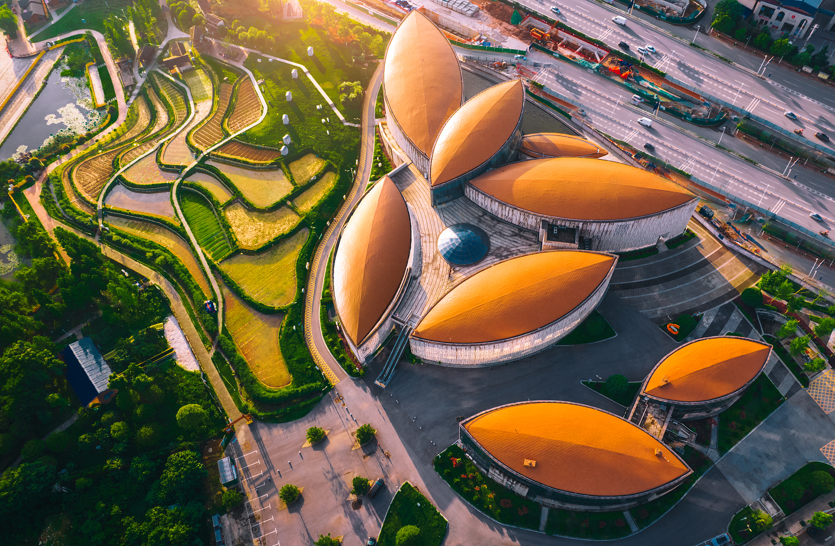 还看今朝  湖南十年奋进新征程影像展在美仑美术馆展出