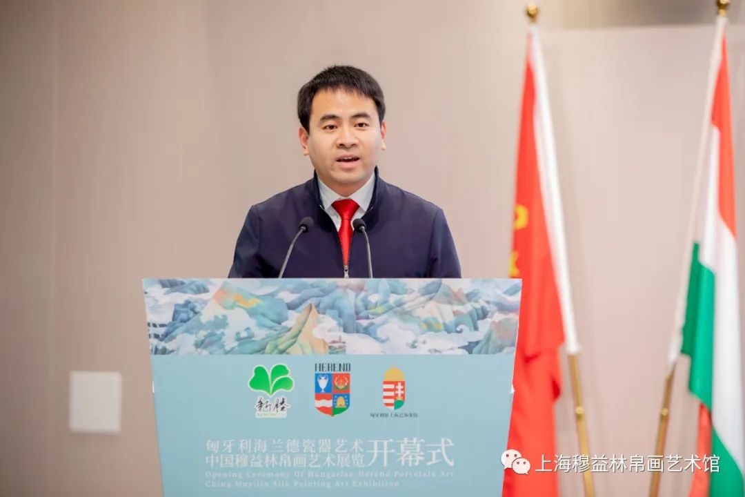 书记,镇长周乾先生主持,新塍镇党委书记 翁松刚先生,秀洲区政府副区长