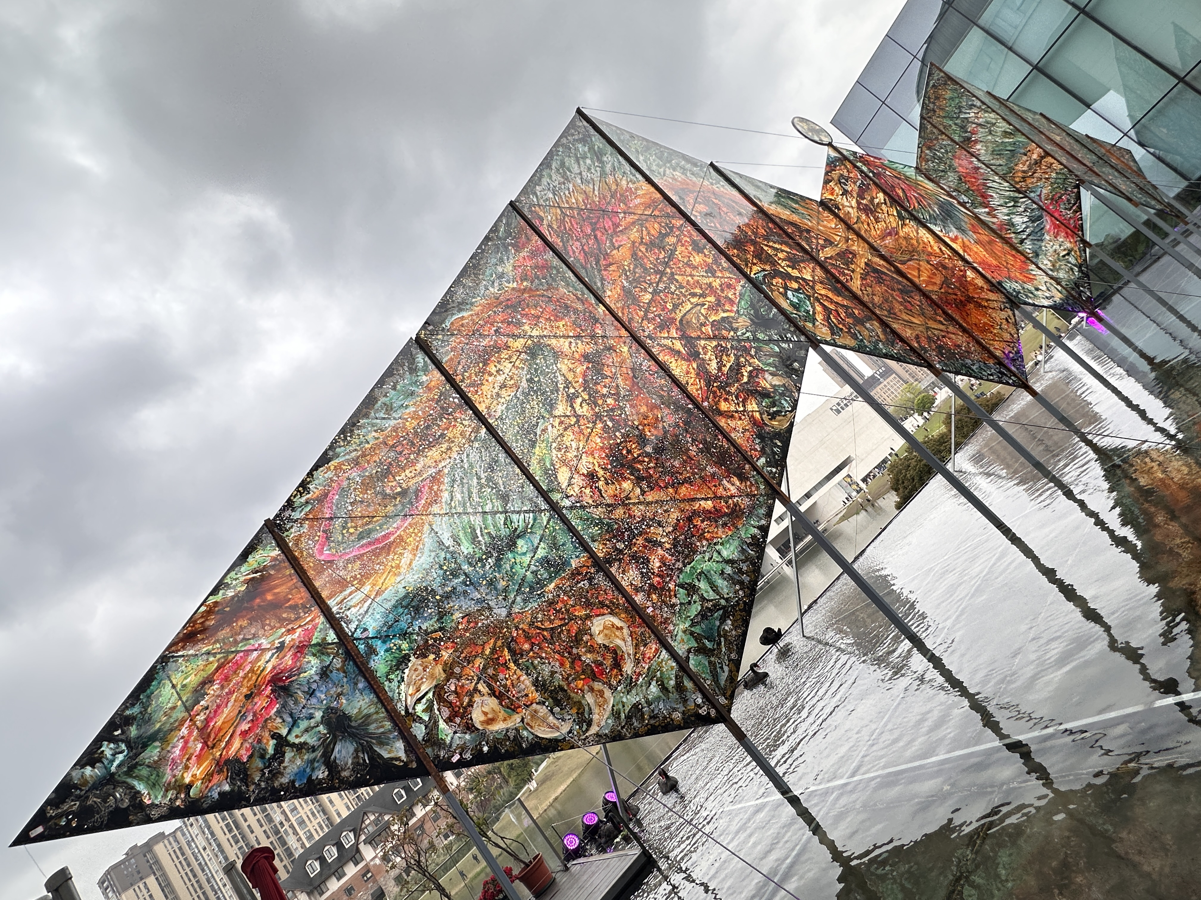 现场| 六大版块呈现"吾天吾地" 张国龙大型空间艺术展在李自健美术馆