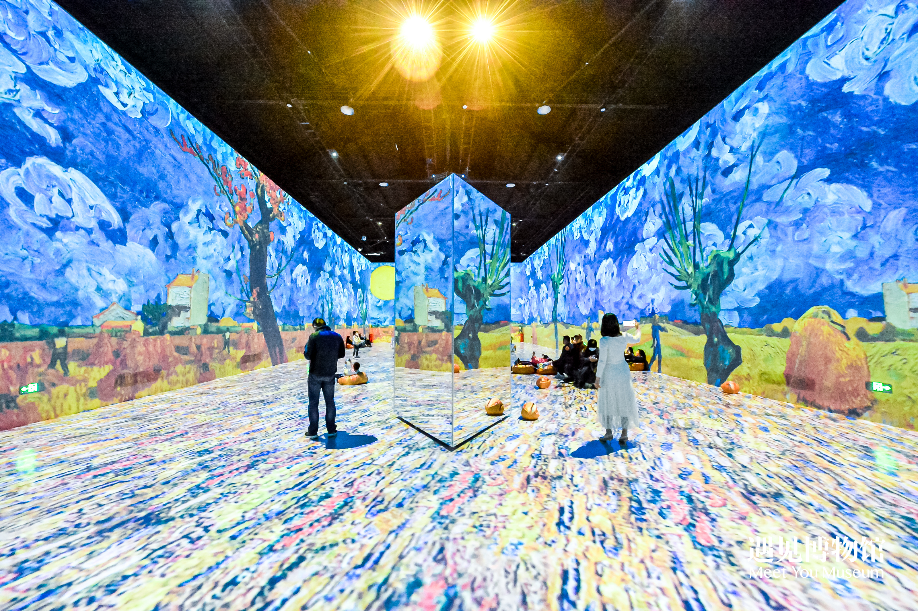 现场| 遇见梵高 沉浸光影艺术展 "中国首展"登录上海_展览现场_雅昌