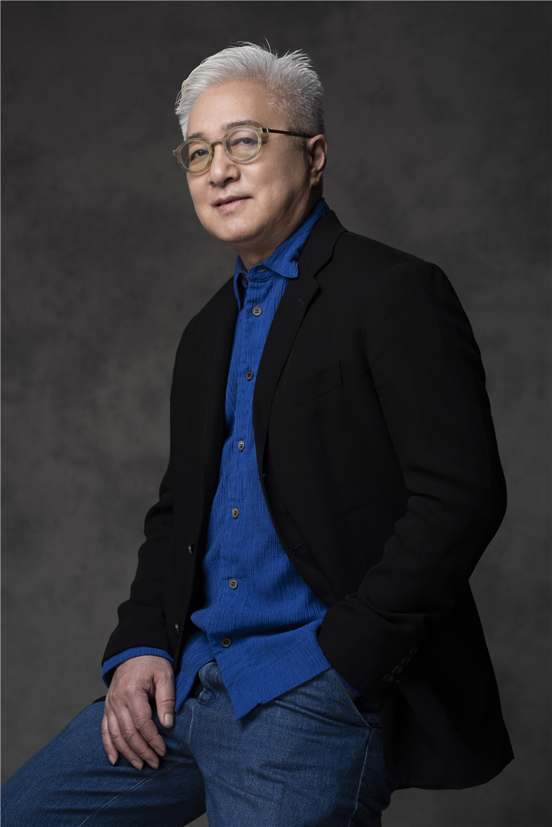 徐累,1963年出生,江苏省南通人.毕业于南京艺术学院中国画专业.