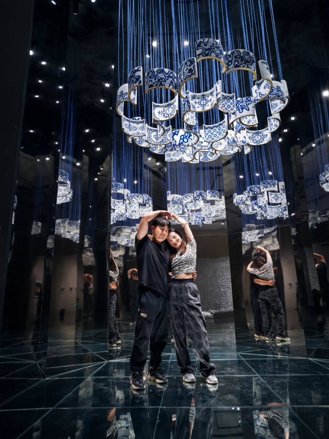 在传承中创造造型表演艺术场景朱乐耕艺术展圆满落幕