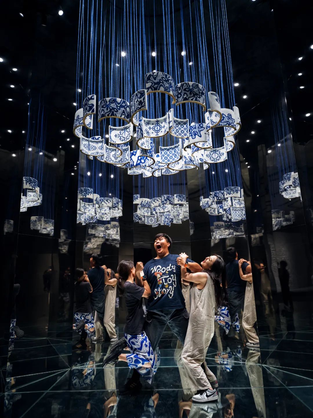 在传承中创造造型表演艺术场景朱乐耕艺术展圆满落幕