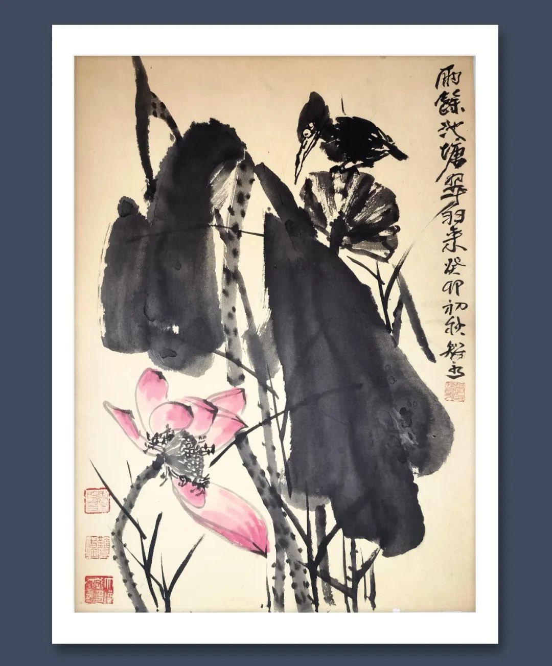 诗红白莲花开共塘两般颜色一般香恰如汉殿三千女半是浓妆半淡妆杨万里