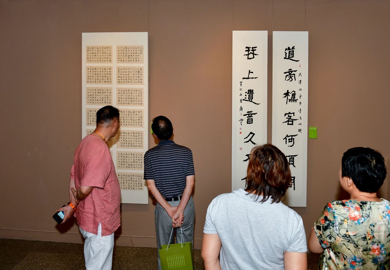 "2023翰墨宝安——深圳书法问道荆楚回深汇报展"在宝安图书馆展出