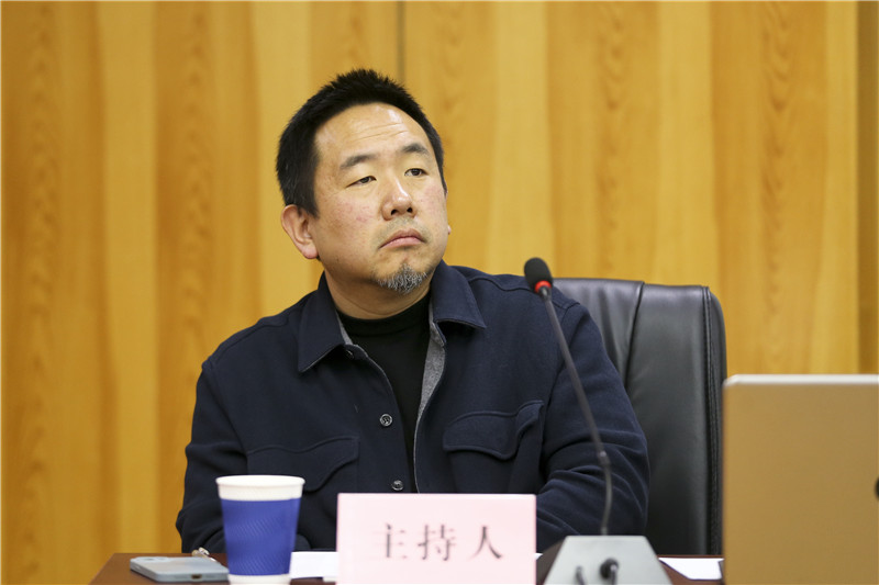 艺术市场监测中心>市场观察>正文主持人:徐冀 (第六场)此外,彭飞对