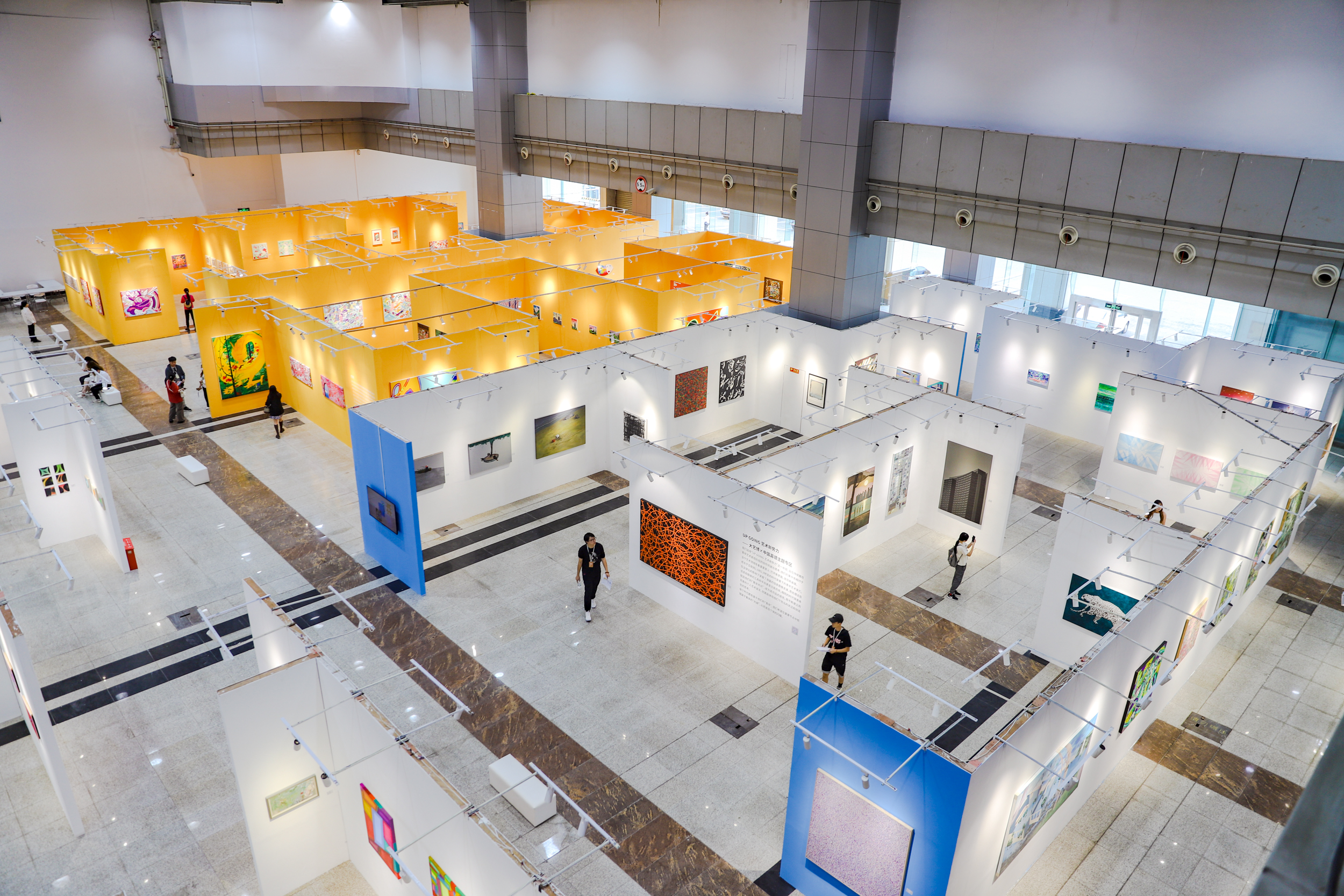 艺术与科技交织 第四届大学生艺术博览会(武汉)开启_展览现场_雅昌