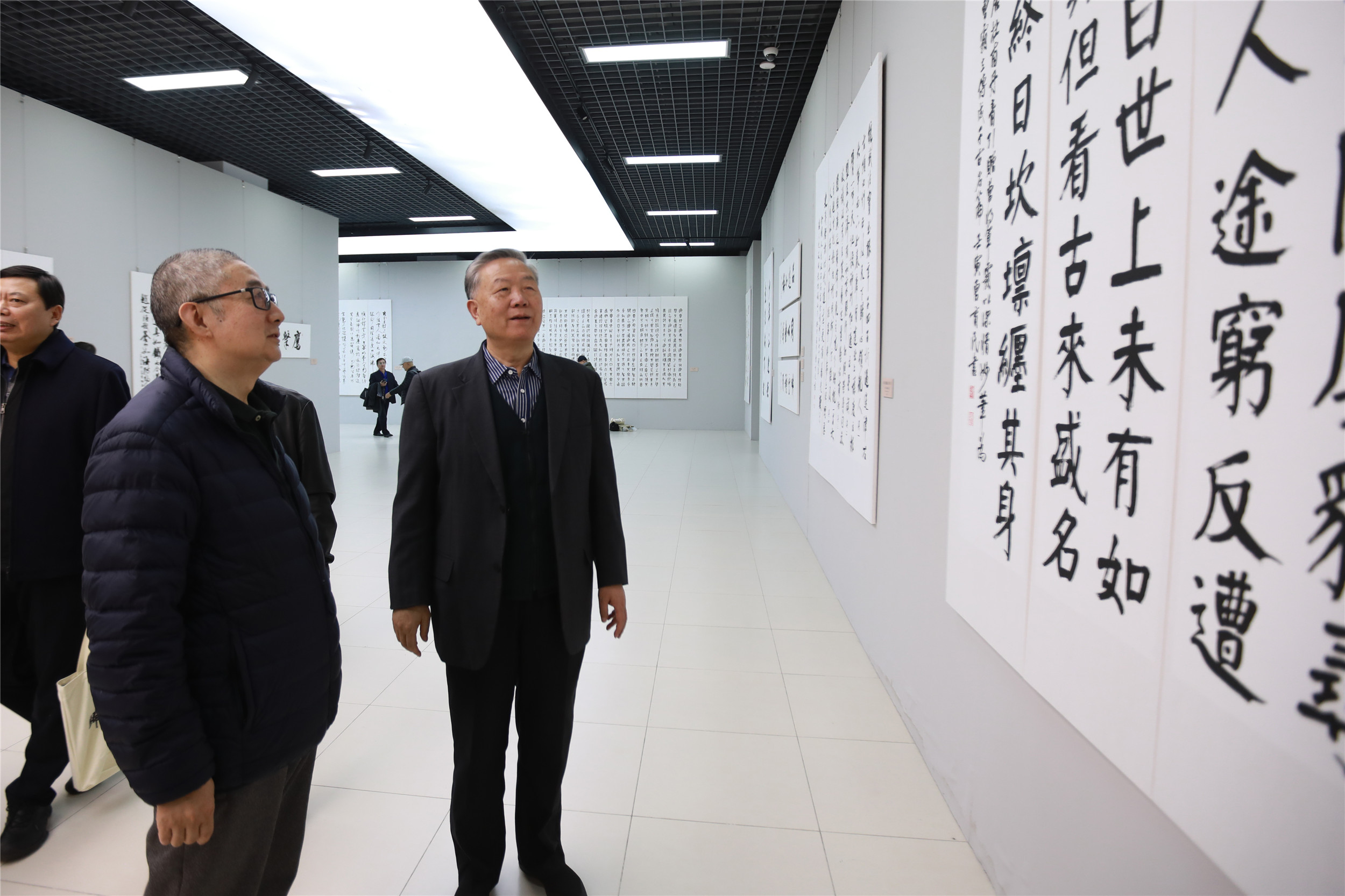 雅昌现场归耕砚田曹育民200余件书法作品在中国国家画院展出
