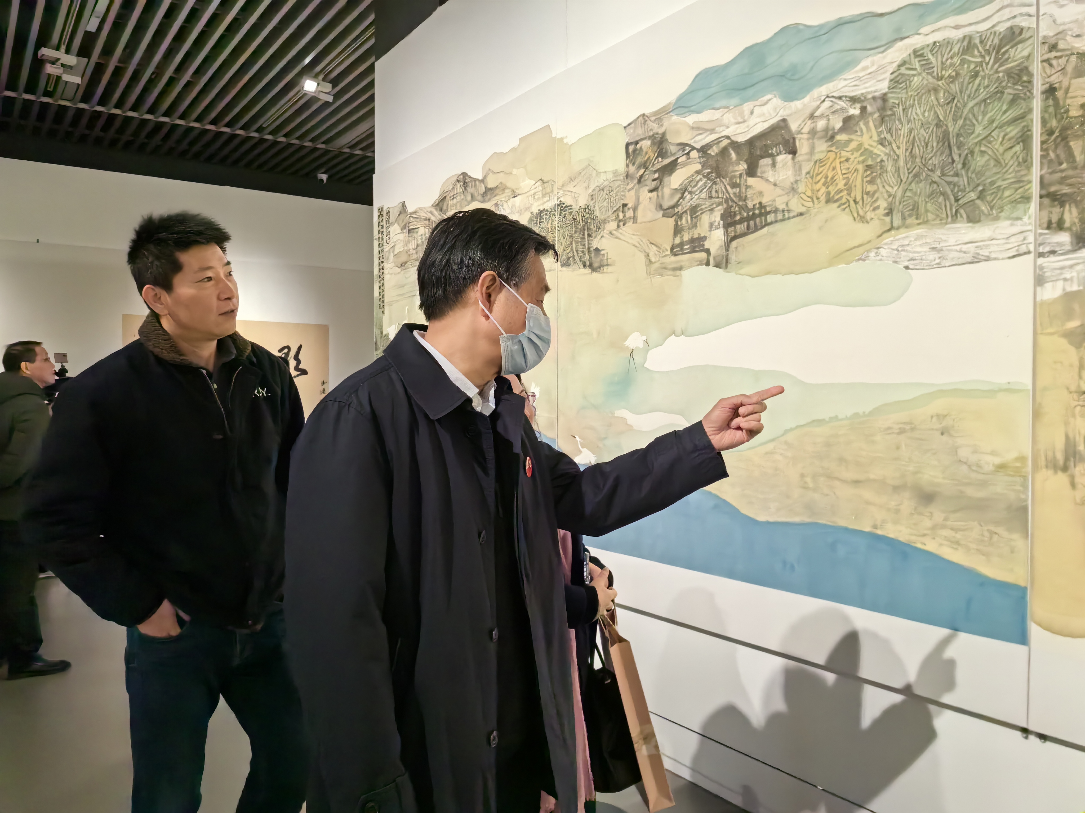 邀请了康移风,邹力农,刘苏斌,吴金球,秦晓,陈正泉等知名画家进行集体