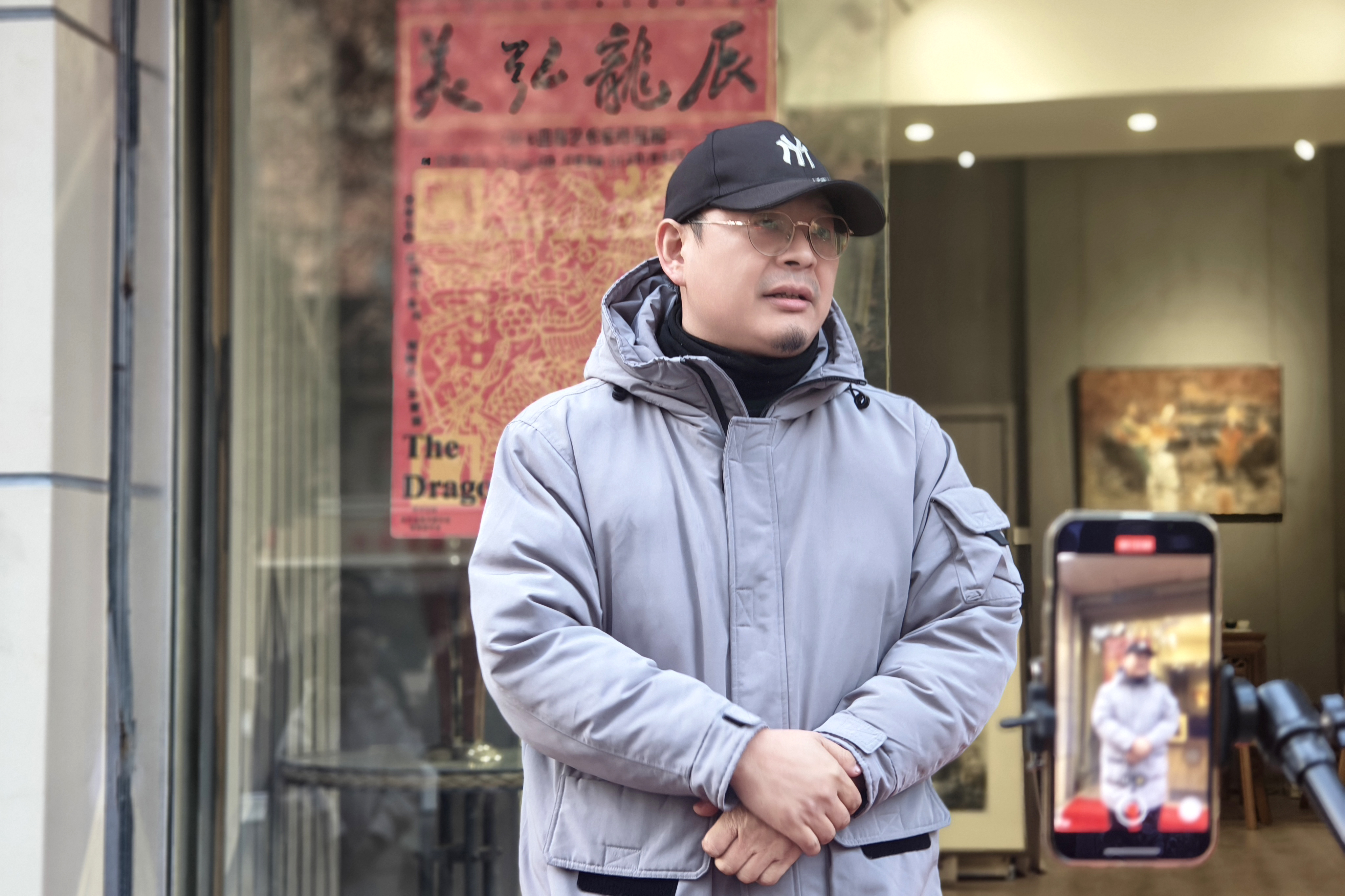 弘美画廊负责人汪涓女士,陕西天易云汇展网络科技有限公司李瑞云女士