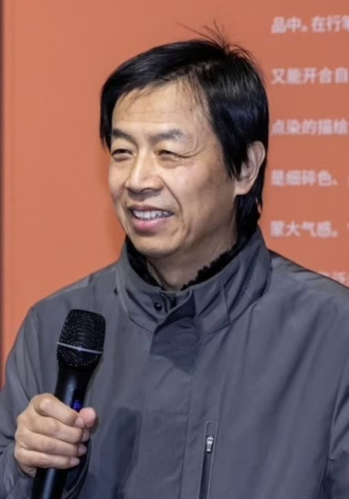 本次展览主人公 北京云上美术馆馆长王鹤致答谢词最后,王鹤对各位老师