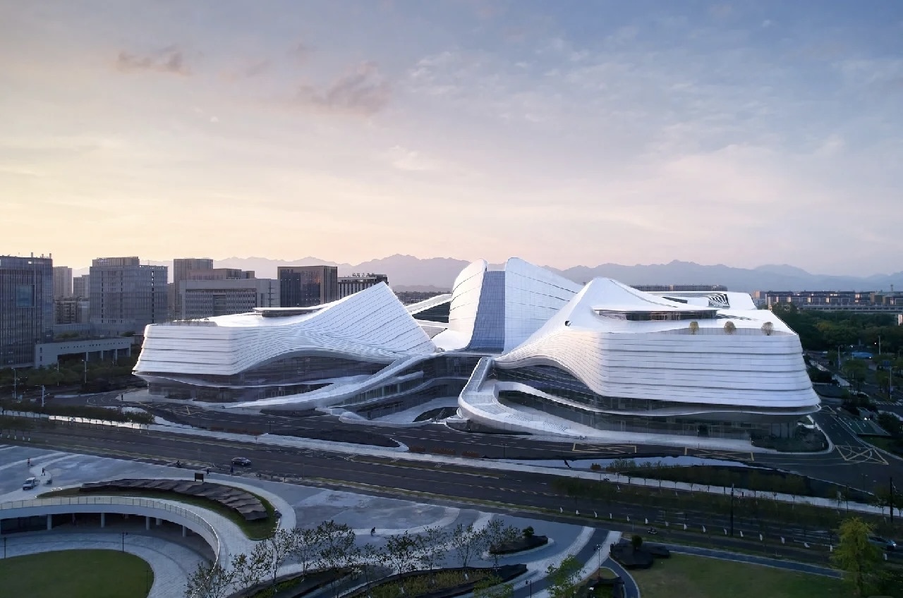 衢州美术馆位于衢州市文化艺67术中心d座"道性·在当下"在"道性·在