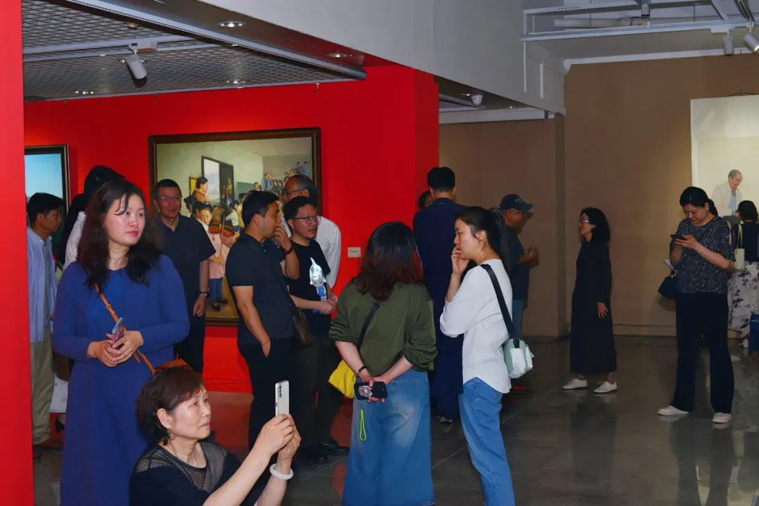 "同心向未来——襄阳都市圈优秀美术作品展"在湖北省美术院美术馆开幕