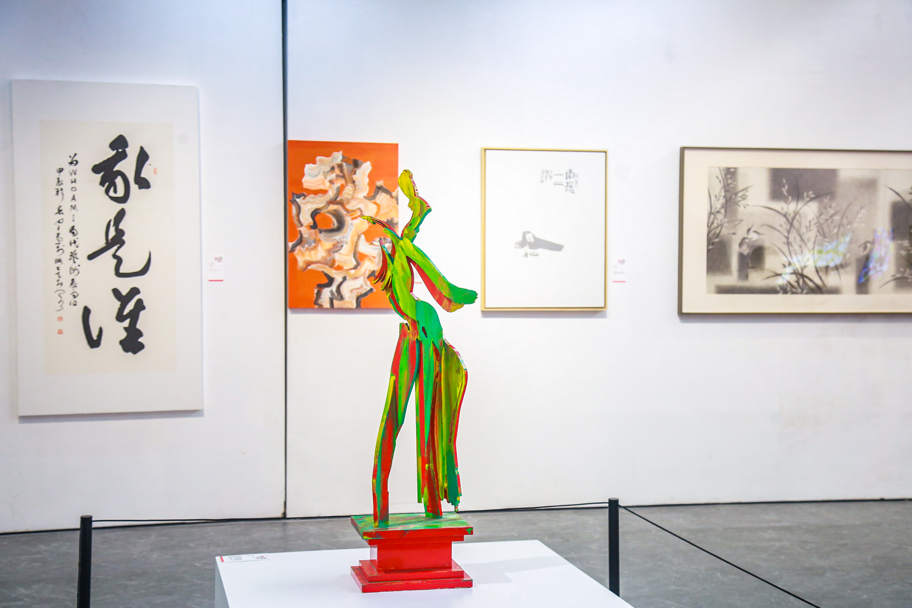 遇见,发现,探索,跨界   "who am i"当代艺术展开幕