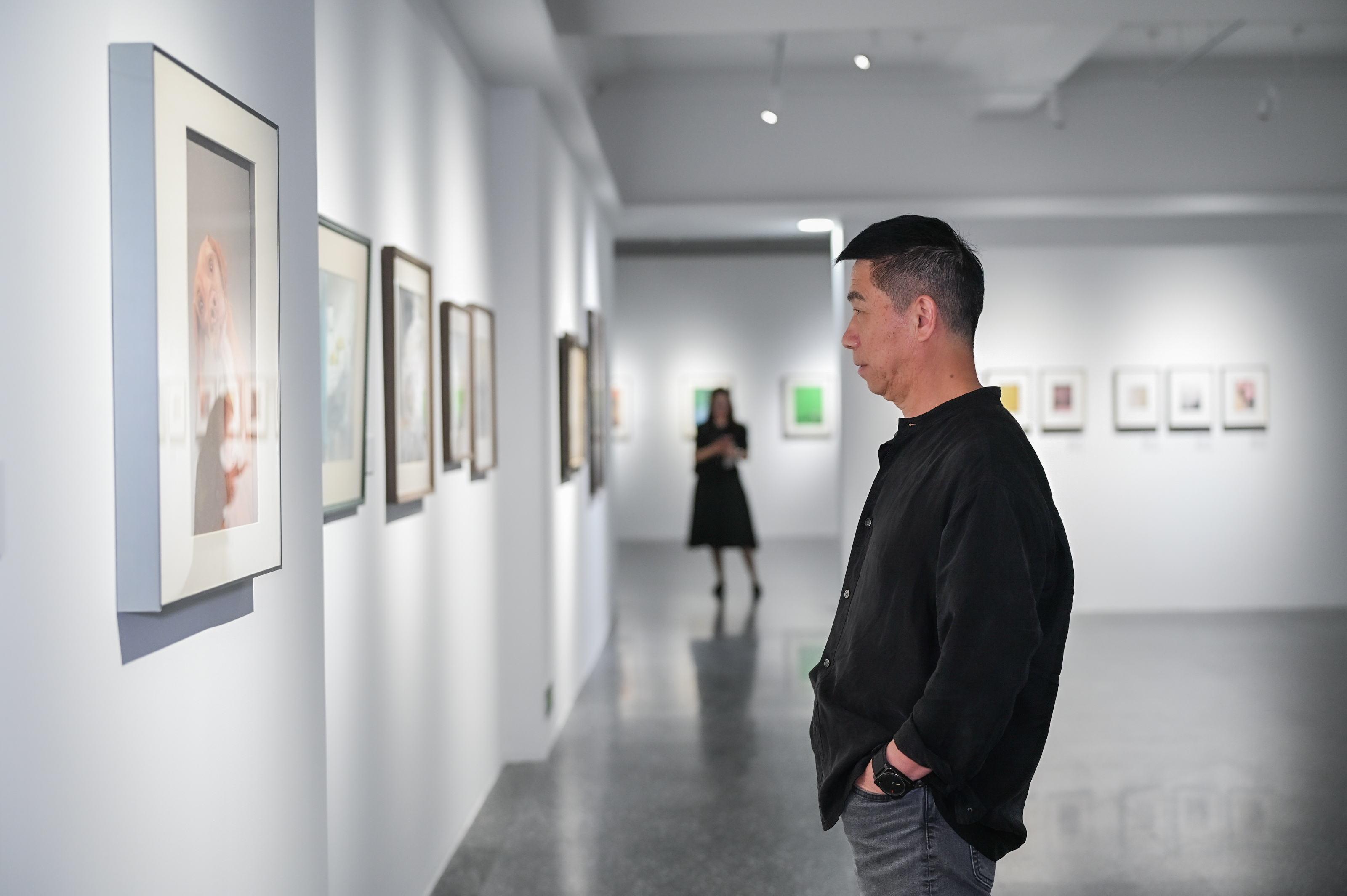 103件作品,50位中外艺术家,共同呈现一场绚丽多彩的粉画艺术世界