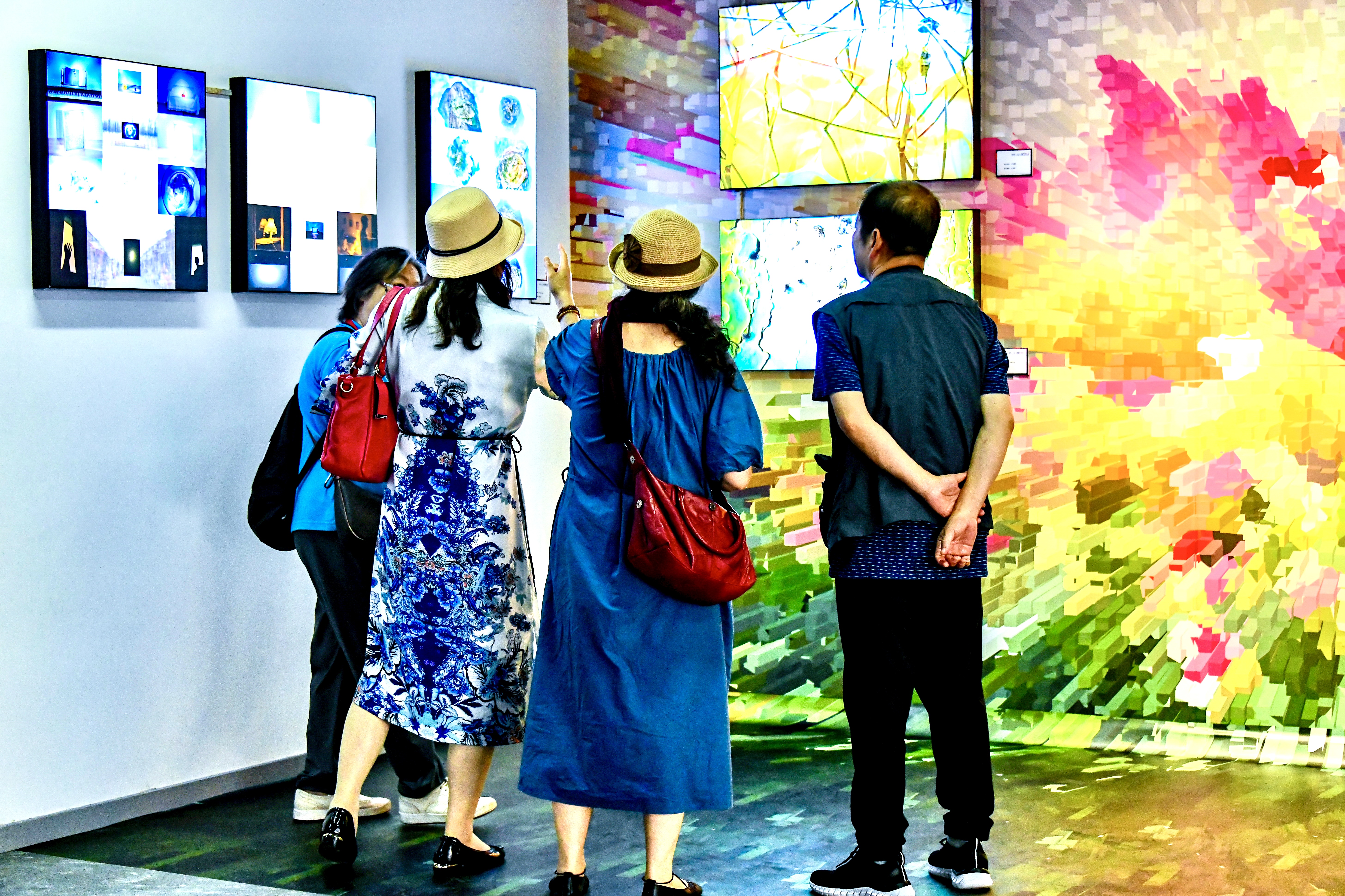 首次聚焦抽象摄影:2024"意象幻境"抽象摄影艺术展正式启幕