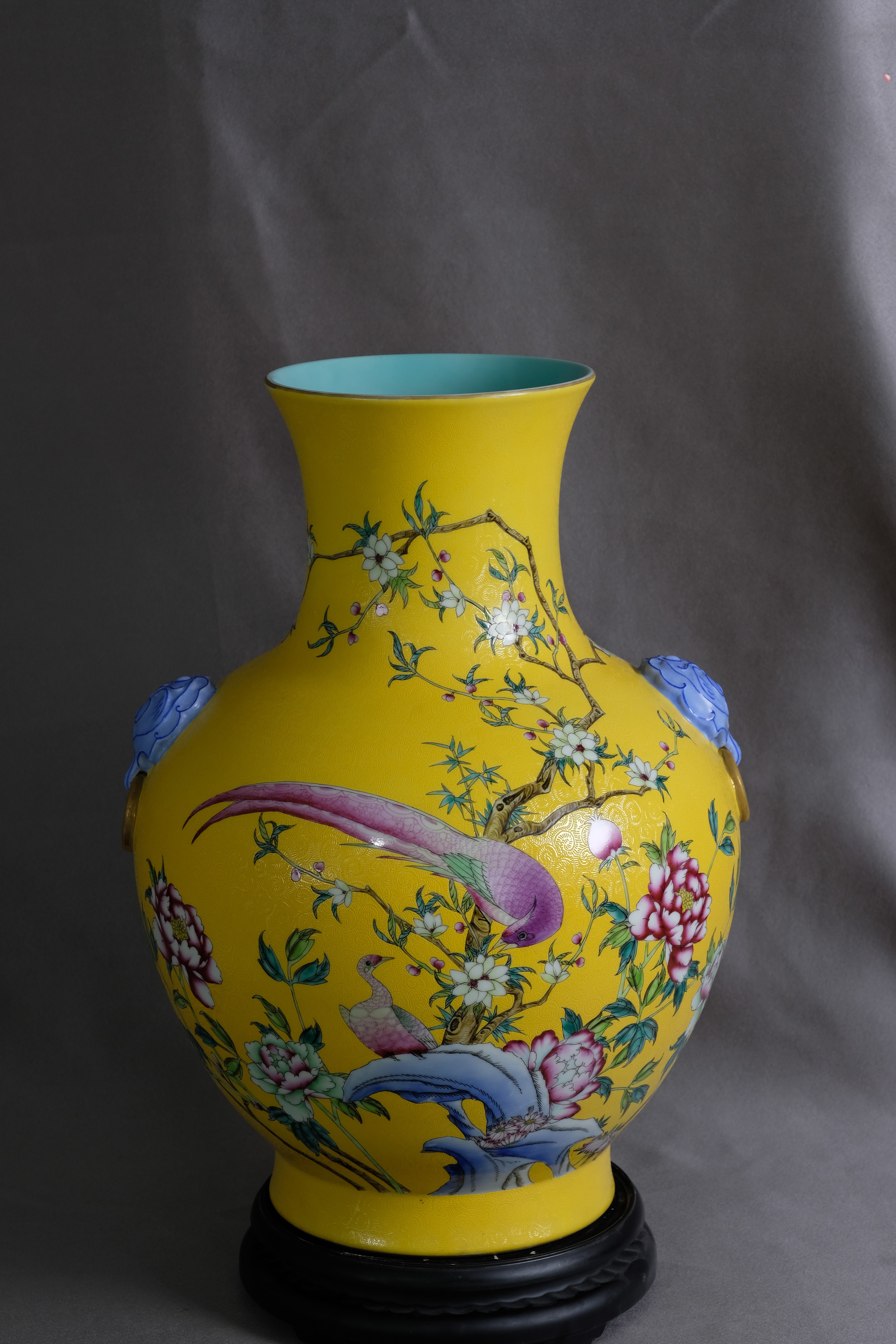 黄地扒花粉彩锦鸡花鸟双耳瓶