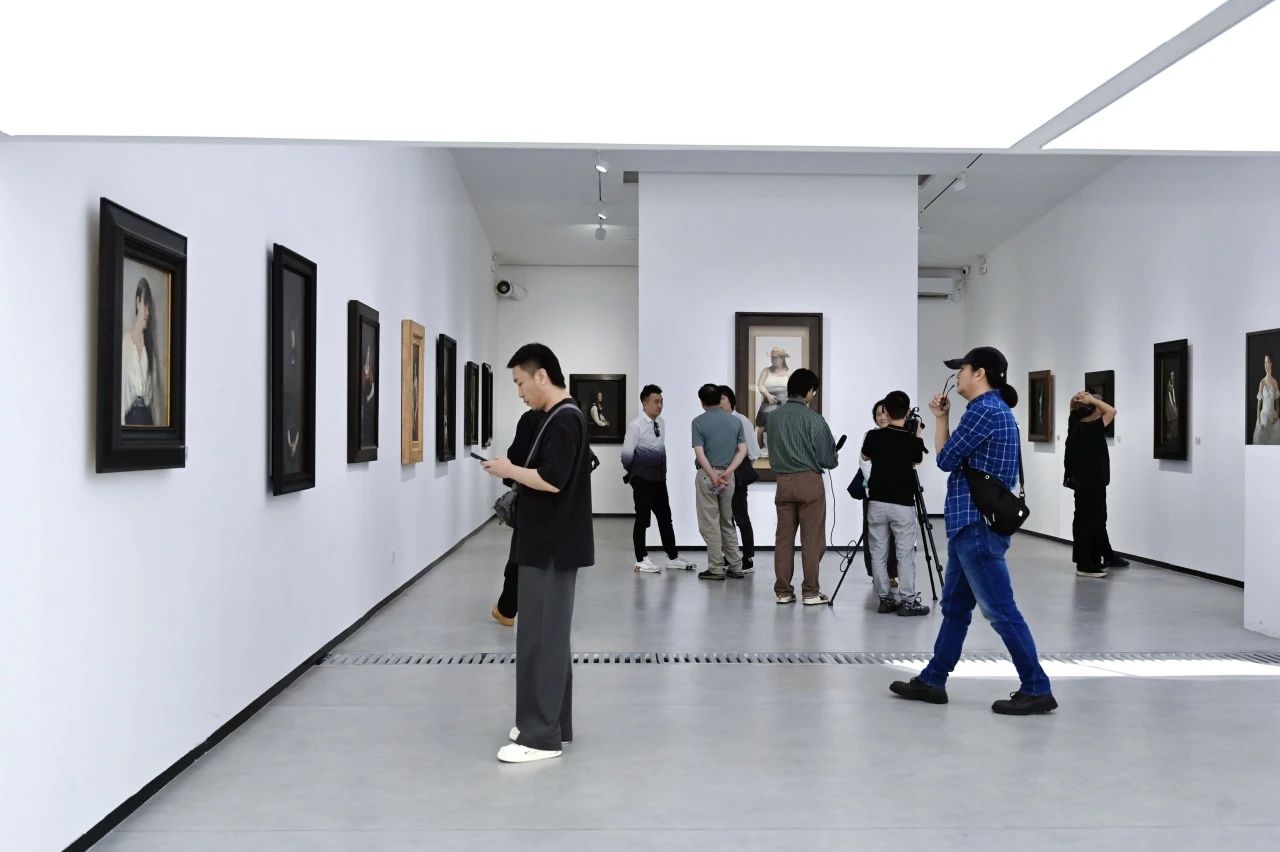 https://img10.artimg.net/public/beian/jpg/202506/010b425dc08397a7c1854c53e7127dd6.jpg