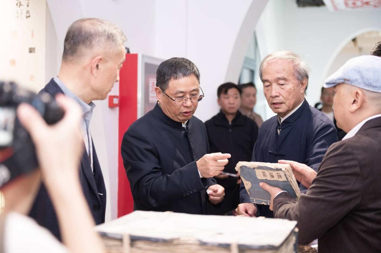 https://img10.artimg.net/public/beian/jpg/202509/44a3b50b6f04d5cc809f3e8890c8d3a1.jpg