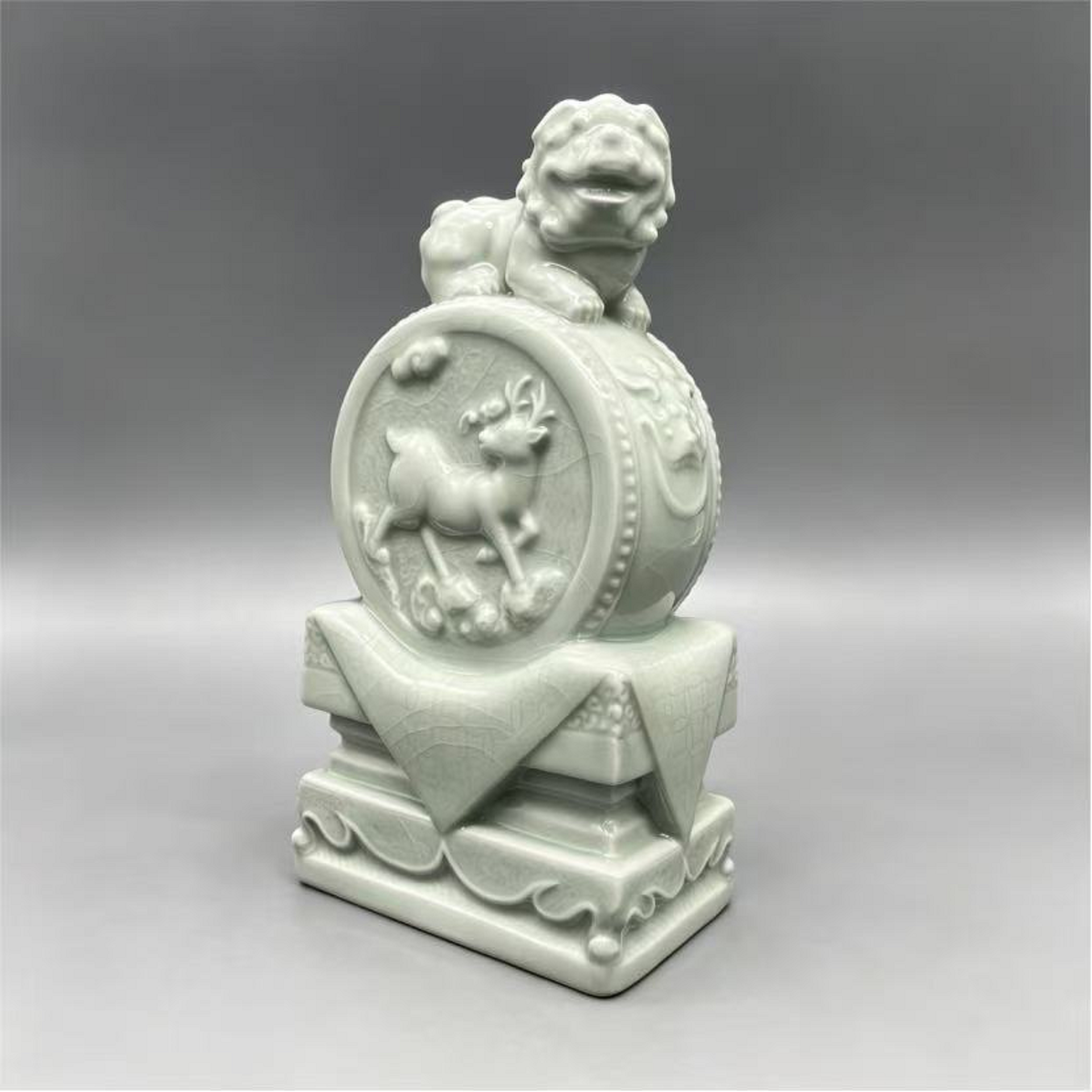 站狮鼓型尊