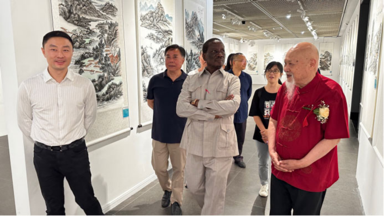 纪念黄宾虹先生诞辰158周年黄努卫山水画精品展在歙县开幕