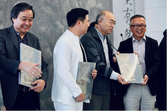 公益班结业展开幕式暨《茂林幽趣》首发式在北京大学百年讲堂二楼举行