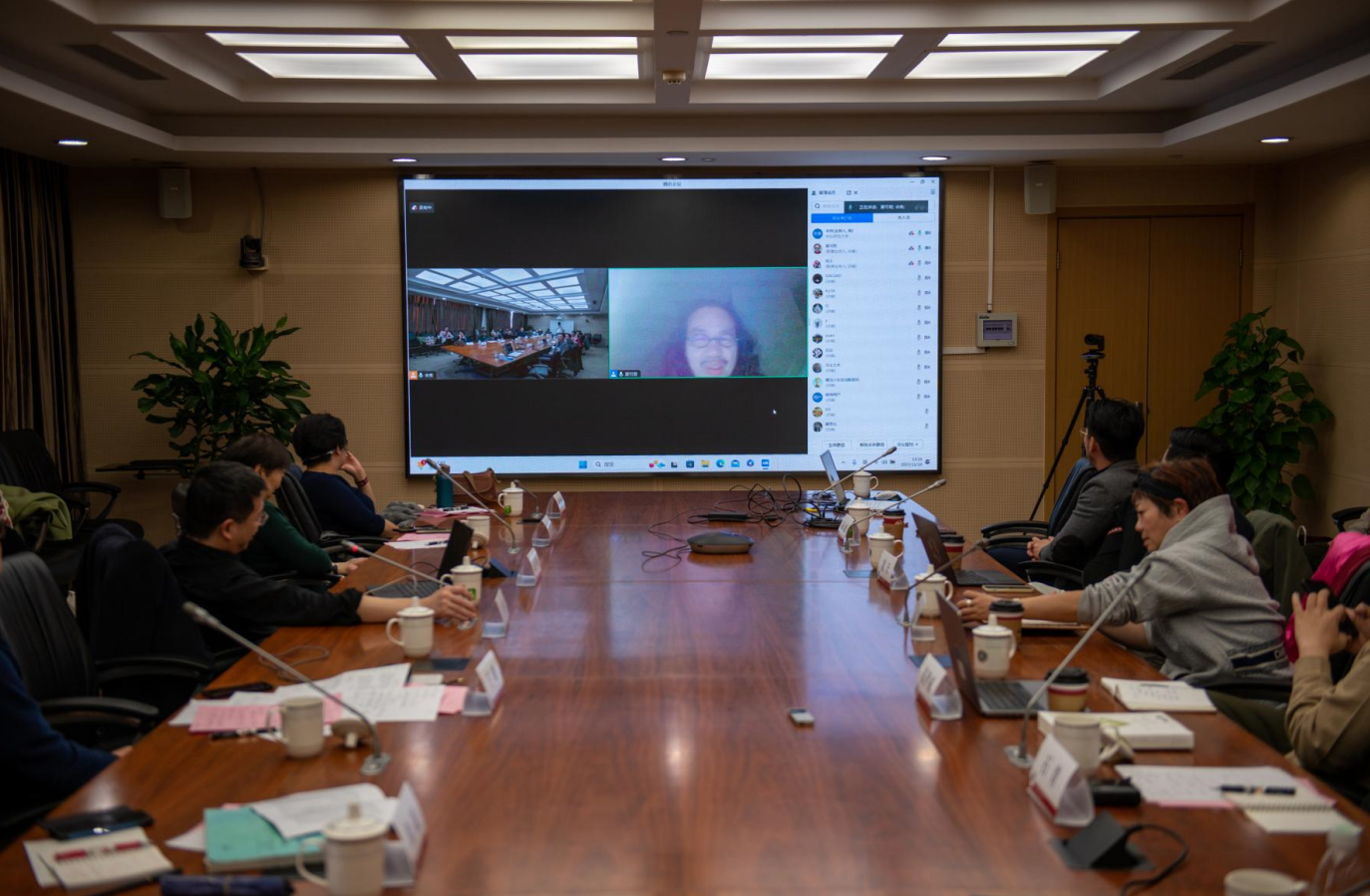 雅昌現場華東師範大學美術學院舉行中國當代藝術的未來式主題學術沙龍