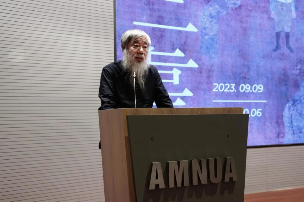 艺术评论家,策展人高名潞提到了艺术家阿海作品的独特之处.