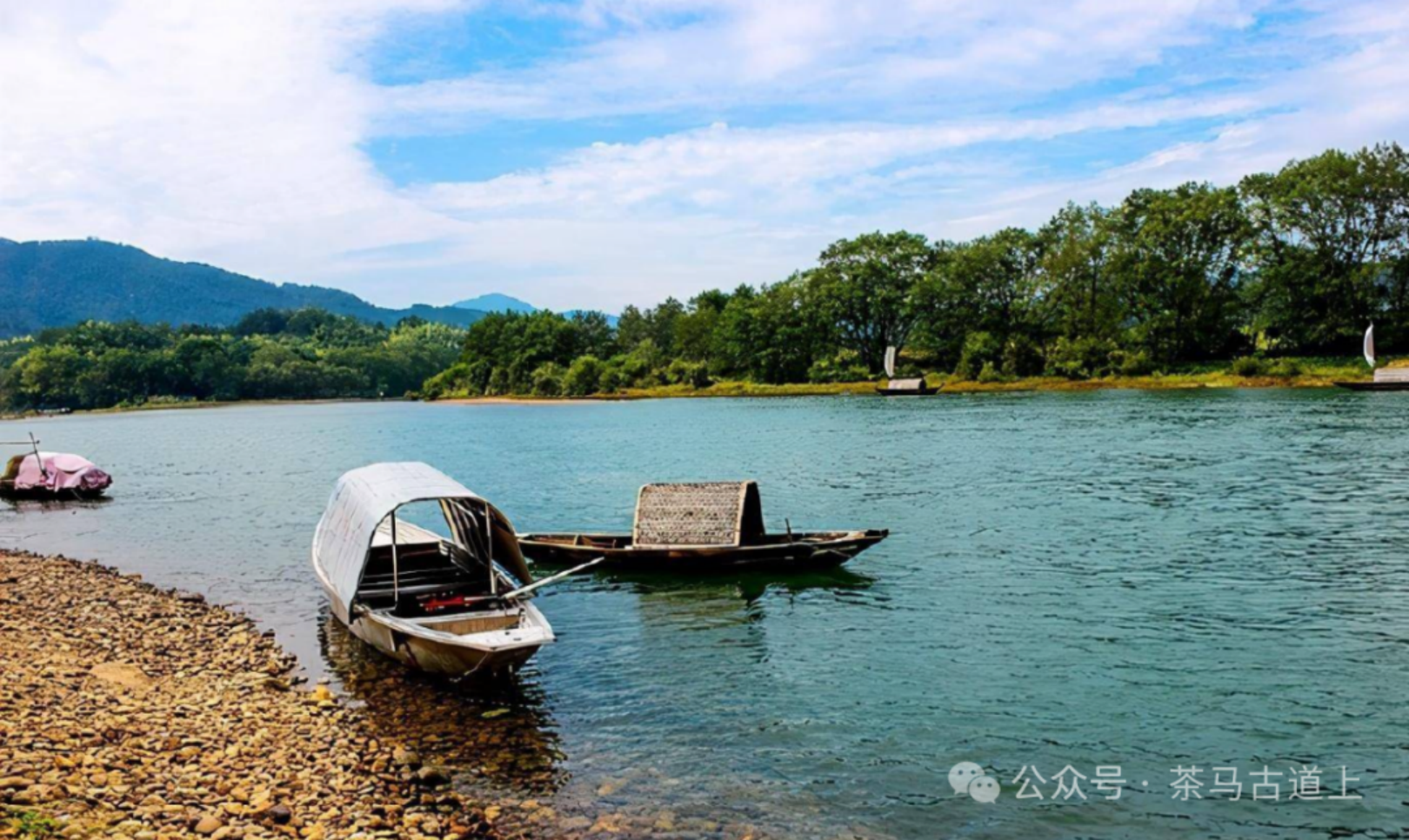 瓯江沿岸的秀山丽水
