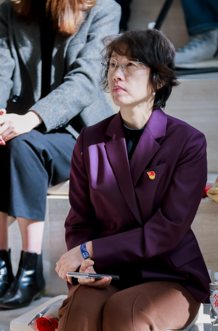 现场看了不起的她们听女性艺术的最新宣言