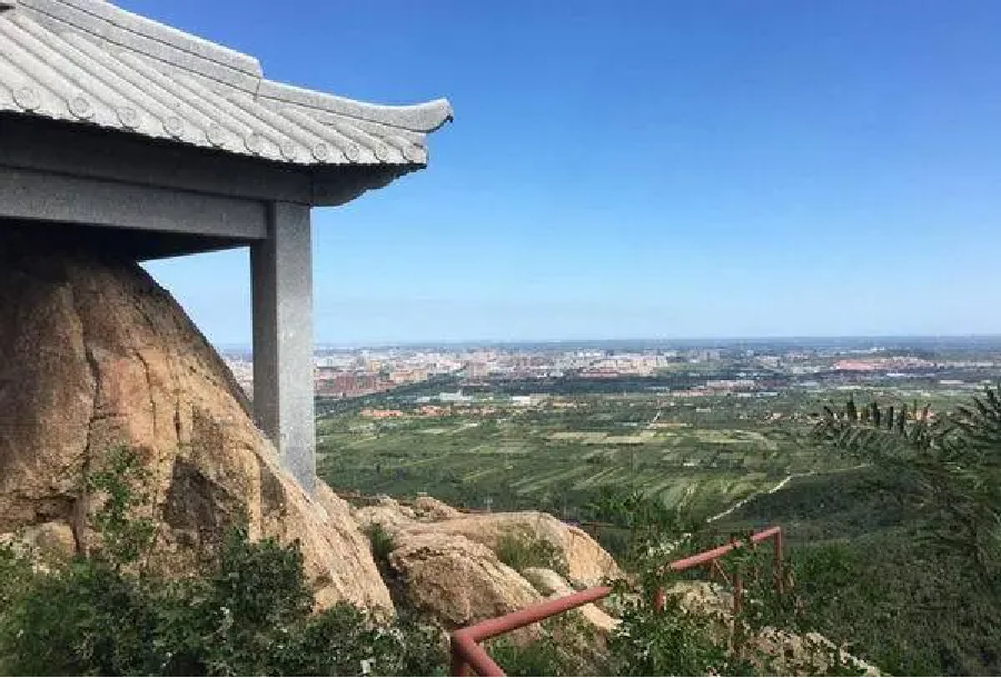 名家首届写生邀请展将于5月25日在东莱文化名山景区,云峰山庄举办