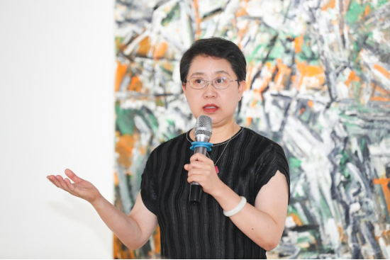 侣海林在致辞中深刻阐述了时代变迁中的机遇与挑战,强调了实践与思潮