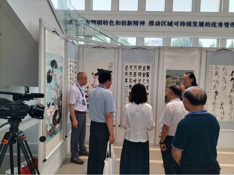 摄)参观书画展(郝韵林 摄)在观展,交流环节,陈光林,邢培林,赵志清