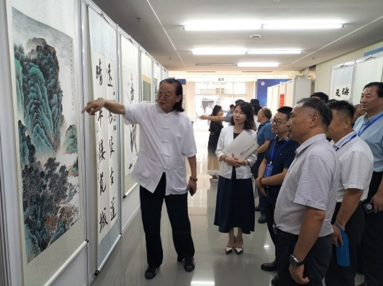 摄)参观书画展(郝韵林 摄)在观展,交流环节,陈光林,邢培林,赵志清