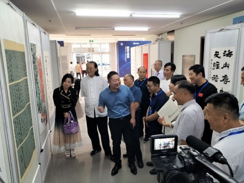 摄)参观书画展(郝韵林 摄)在观展,交流环节,陈光林,邢培林,赵志清