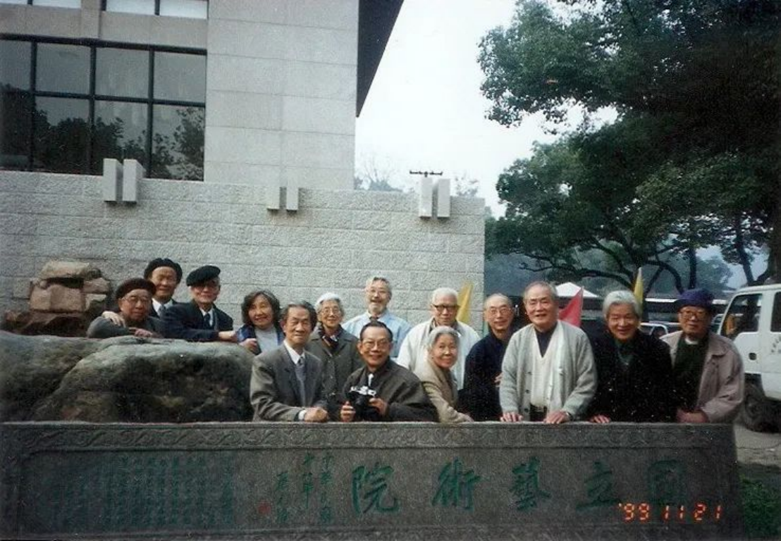 https://img10.artimg.net/public/beian/png/202507/754adcb7bf68a52e05b6b062c159855c.png