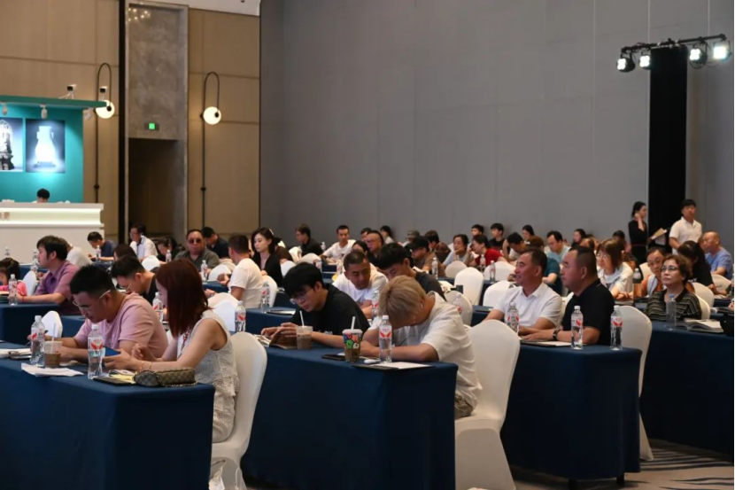 https://img10.artimg.net/public/beian/png/202507/edbc8502a2e0e4f4f58d9da955821628.png