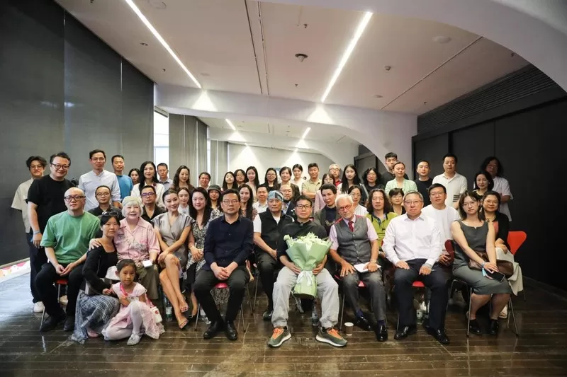 https://img10.artimg.net/public/beian/png/202508/5167420ecaf55458d1d83bb39f787efc.png