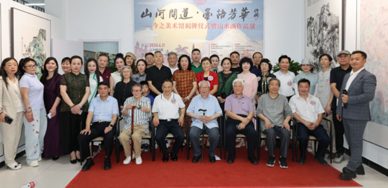 https://img10.artimg.net/public/beian/png/202606/1d482e4dbd88b9a17344b1fbc6f56e08.png