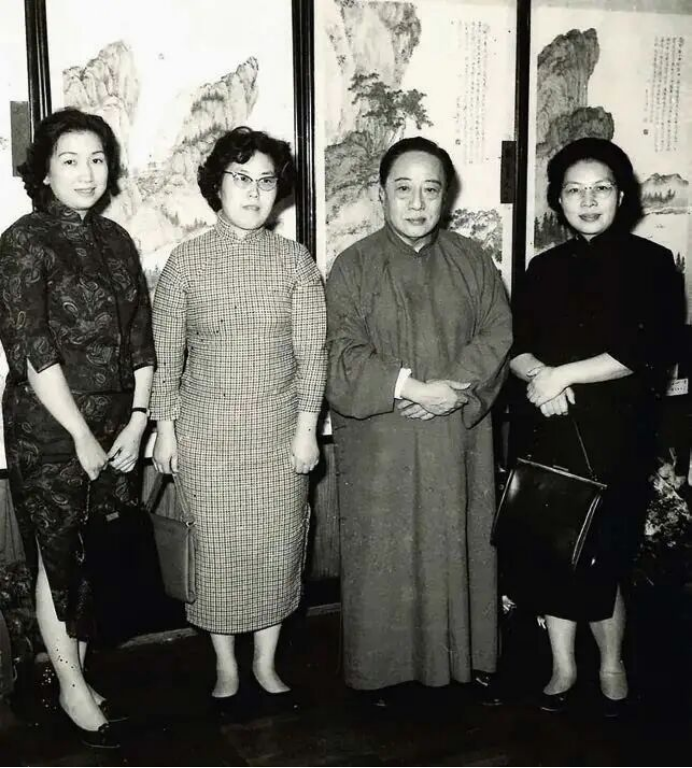 https://img10.artimg.net/public/beian/png/202609/608b2ad5189751f11a6bc972f52ec5ce.png