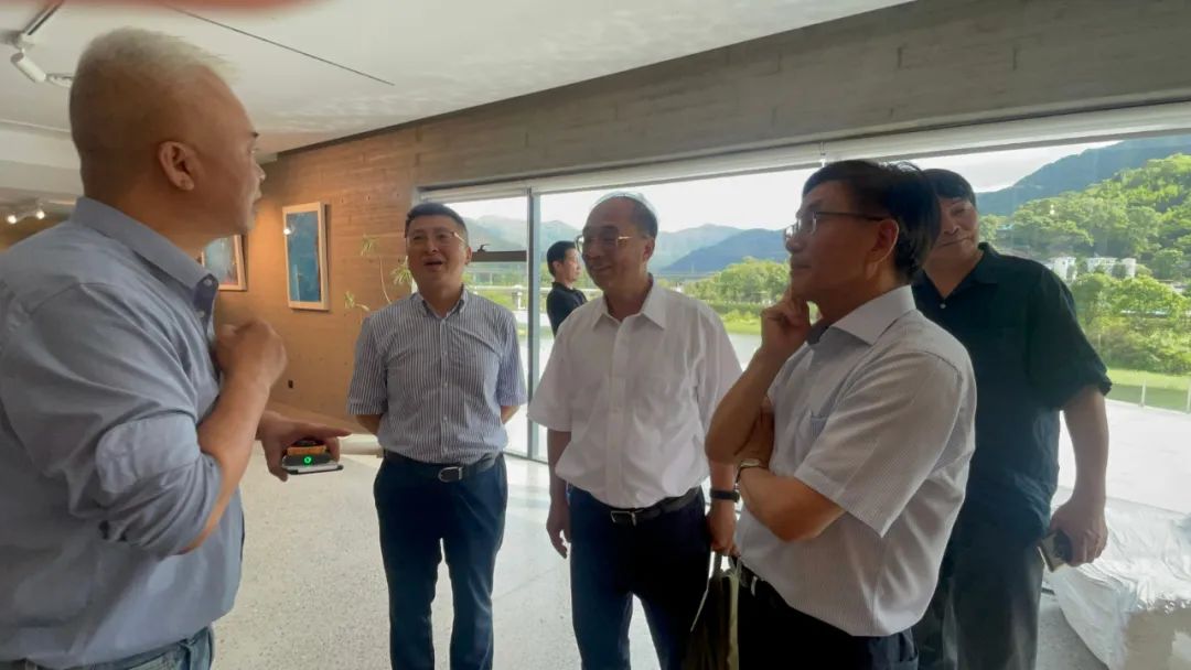 展览现场,艺术家陈天龙,陈钦权,刘嘉栋,方孔达,施晓杰,温州文旅局副
