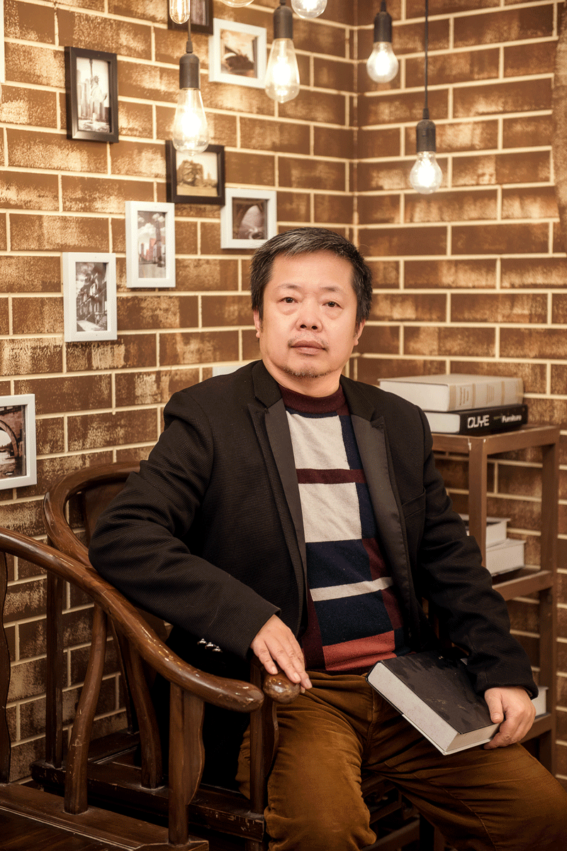 张林荣,男,祖籍湖南,现居北京,师从著名画家黄格胜先生,谢天成老师