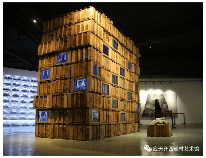 应天齐美术馆是一座定位当代艺术,展示应天齐以芜湖古城近20年拆迁