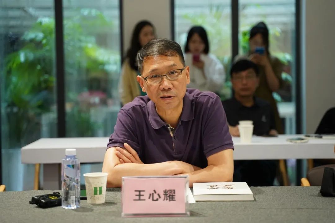 武汉楚上艺术机构总监张展发言湖北美术学院人文艺术学院副院长李珊