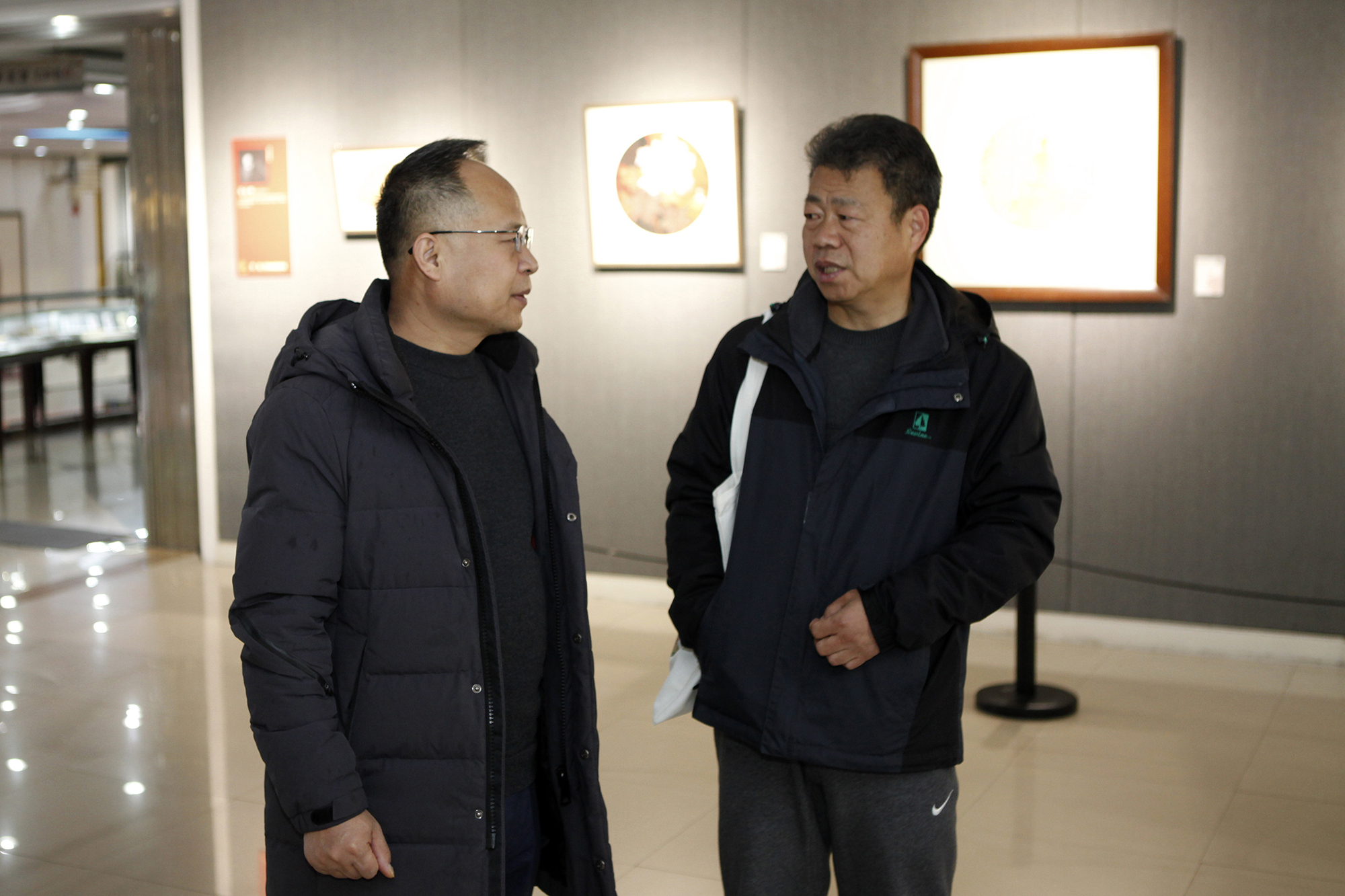 墨色中国画迎春展在西安亮宝楼开幕西安美院国画系学友联袂展出